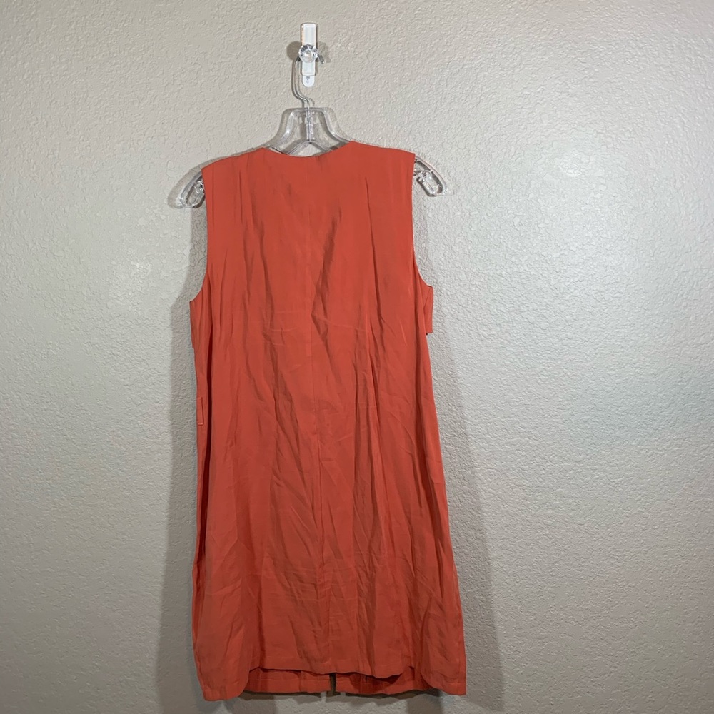 Revolve Line & Dot Ruffle Front Sleeveless… - Picture 3 of 5